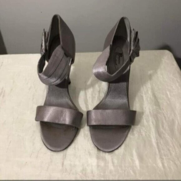 Satin Silver Rhinestone Heels Sz 9 - Picture 6 of 6